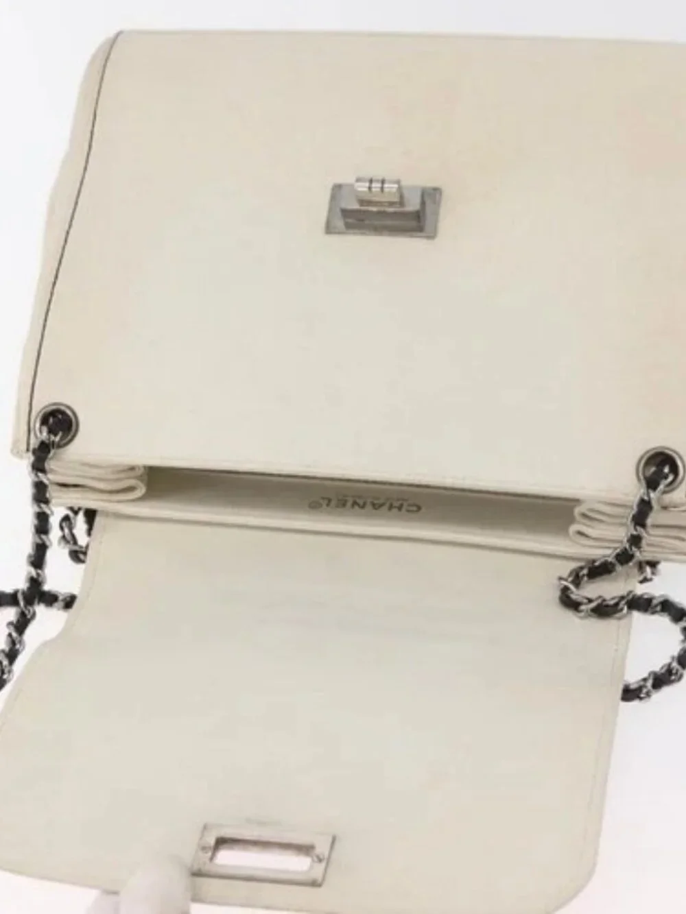 CHANEL brand	chanel color	white